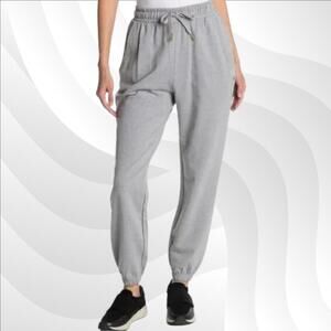 2/$50 WeWoreWhat Heather Grey Sweatpants Size M | Cozy & Casual Loungewear